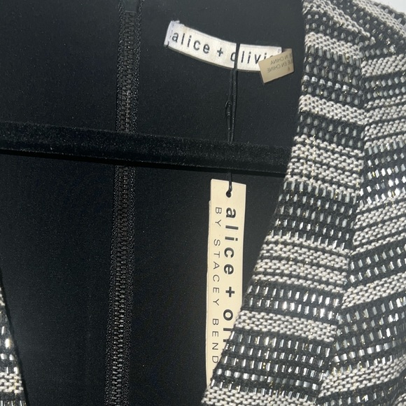 NWT Alice and Olivia Size 6 Black and Silver Striped Dress - Picture 9 of 9